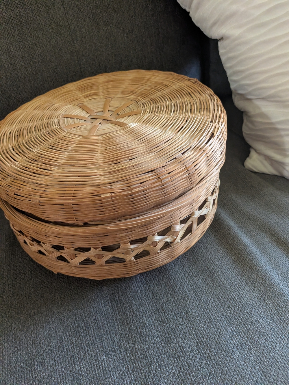 Woven Round Storage Basket with Lid - Natural Tan